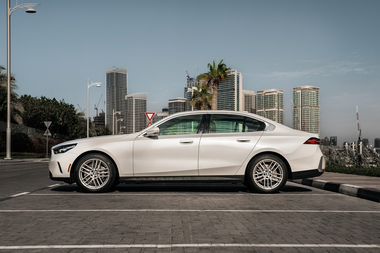 BMW 5 Series for rent in Dubai – executive sedan by Yaga Rent a Car