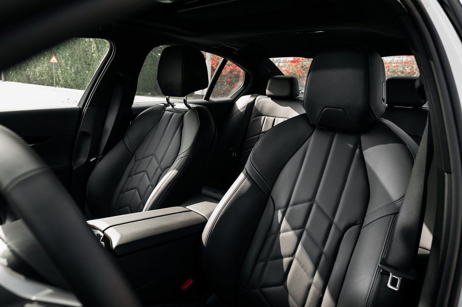 BMW 5 Series for rent in Dubai – executive sedan by Yaga Rent a Car