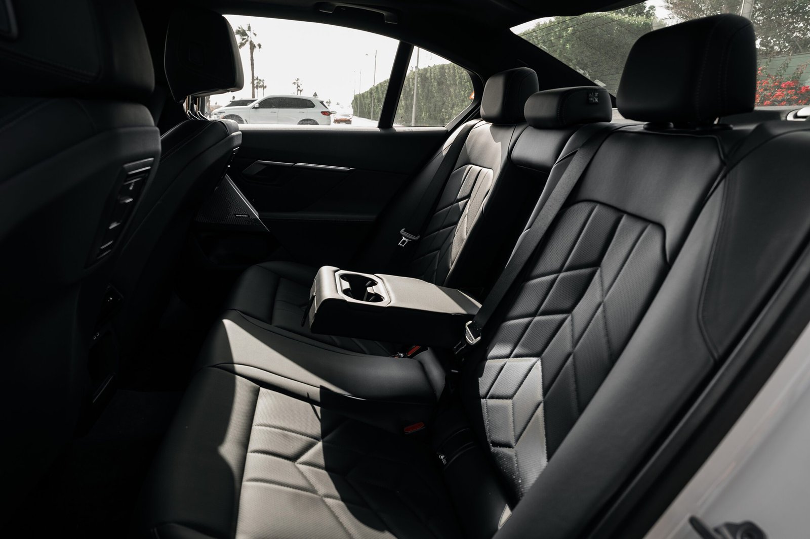 BMW 5 Series for rent in Dubai – executive sedan by Yaga Rent a Car