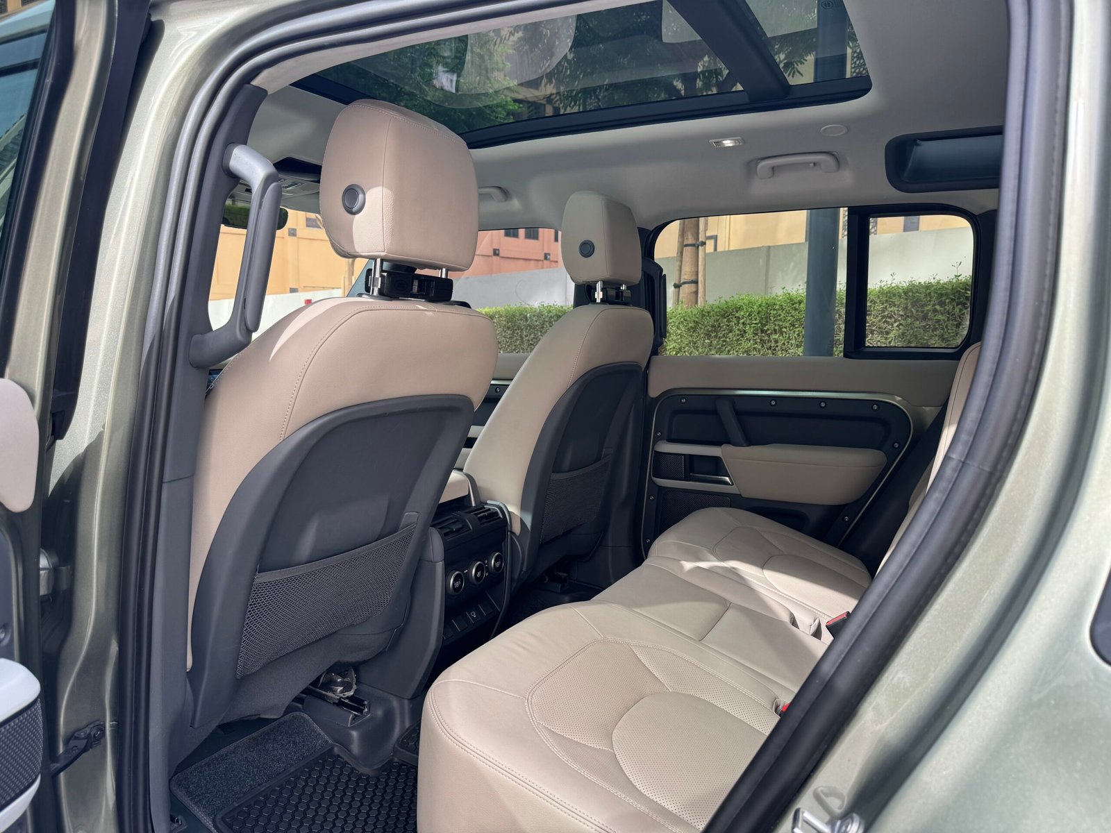 Rent a Land Rover Defender in Dubai – luxury off-road SUV at Yaga Rent a Car