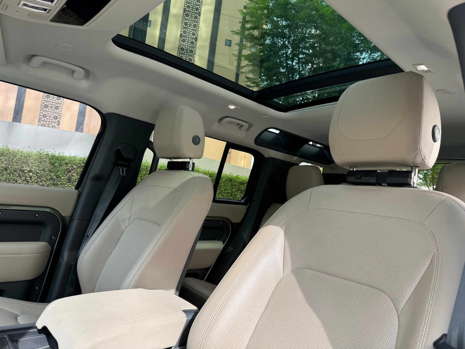 Rent a Land Rover Defender in Dubai – luxury off-road SUV at Yaga Rent a Car